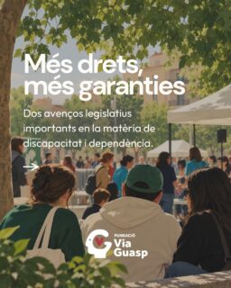 📅​ Aquest mes d’octubre s’han produït dos avenços legislatius importants en el reconeixement i la protecció dels drets de les persones amb discapacitat. 

DISCAPACITAT I DEPENDÈNCIA 

La Llei estatal 4/2026, en vigor des del 23 d’octubre, introdueix canvis rellevants en la legislació sobre discapacitat i dependència: 

▪️ Compatibilitat de prestacions i serveis. Se suprimeixen les incompatibilitats estatals, però Catalunya haurà d’adaptar la seva regulació per garantir la compatibilitat de les prestacions de base domiciliària abans del 2030. També es reconeix la compatibilitat entre treballar i rebre prestacions de dependència. 

▪️ Més participació en les decisions. El Programa Individual d’Atenció (PIA) ha de respectar la voluntat i les preferències de la persona, amb la participació, quan correspongui, de qui exerceix mesures de suport a la capacitat jurídica. 

▪️ Més garanties per a les persones i famílies. Es fixa un termini màxim de tres mesos per resoldre el reconeixement de dependència. 

▪️ Limitació de contencions i restriccions. . Les entitats prestadores de serveis hauran d’implantar plans de contencions zero i reducció de restriccions. Només es podran aplicar excepcionalment, en situacions d’urgència i amb garanties. 

▪️ Més garanties en l’accés a la justícia. Es regula la figura de la persona experta facilitadora processal, que ofereix suport perquè les persones amb discapacitat comprenguin i participin efectivament en els procediments judicials, amb independència i neutralitat. 

UNA LEGISLACIÓ MÉS RESPECTUOSA I INCLUSIVA A CATALUNYA 

El Parlament de Catalunya també ha aprovat, per unanimitat, una llei que actualitza la terminologia de 25 normes per garantir un llenguatge adequat i respectuós envers les persones amb discapacitat. 

👉 Des de la Fundació Via-Guasp celebrem aquests avenços i confiem que, amb els recursos necessaris, es tradueixin en millores efectives dels drets i la qualitat de vida de les persones amb problemes de salut mental. 

#Discapacitat #DretsSocials #AutonomiaPersonal #InclusióSocial #FundacióViaGuasp