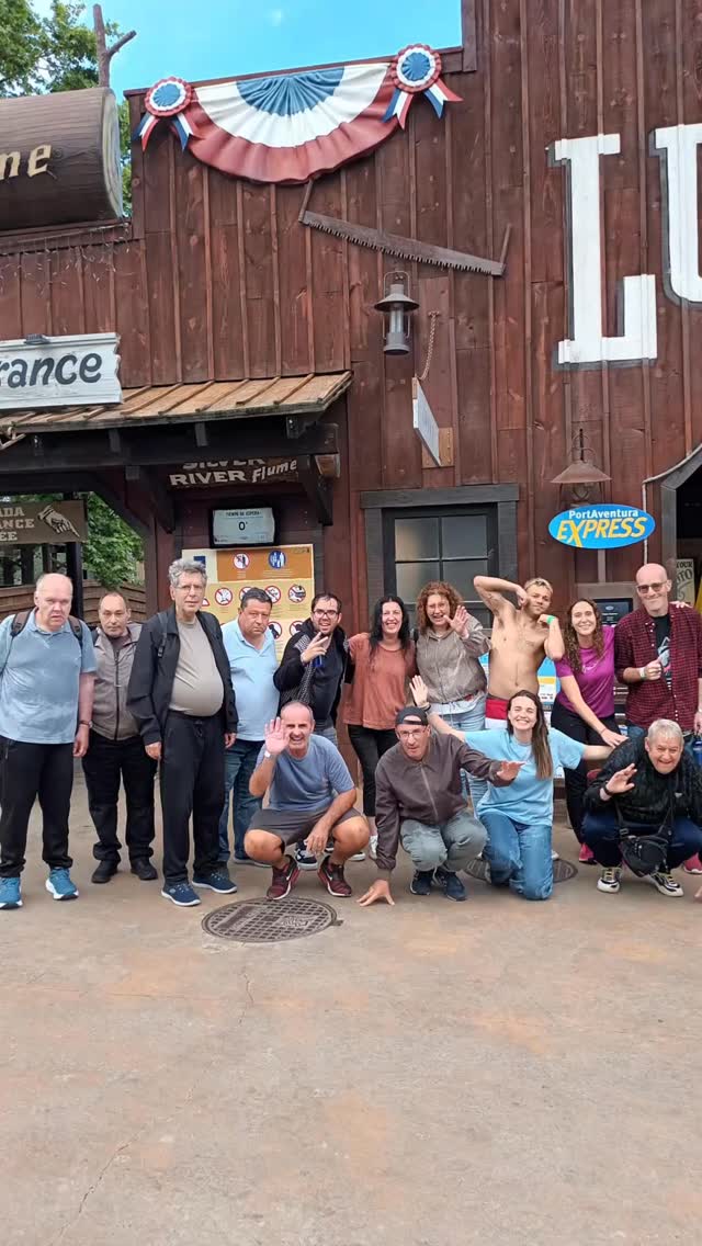 A principis de maig, un grup de persones usuàries va gaudir d’una escapada de cinc dies a Tarragona, PortAventura World i Salou, una experiència organitzada gràcies a la col·laboració entre la Fundació Via-Guasp i la Residència La Ginesta. @armaragall
El viatge va començar amb una visita guiada pel centre històric de Tarragona per descobrir la seva història i patrimoni. Després, ens vam instal·lar a l’Hotel Gold River, ambientat en l’oest americà, per començar uns dies plens d’aventures.
Durant l’estada vam gaudir de les atraccions de PortAventura World i de diferents espectacles, com Aloha Tahití, Can Can Express, México Lindo, West Gold Frenzy, Magic Bubble i Un viaje fascinante, que van convertir cada jornada en una experiència especial.
L’últim dia vam visitar Salou, passejant pel seu passeig marítim i compartint una estona agradable abans de tornar a casa.
Volem agrair a totes les persones que han fet possible aquesta escapada i gràcies per compartir amb nosaltres aquesta experiència tan enriquidora.
💙 Tornem amb la maleta plena de records, noves experiències i molts moments compartits que ens acompanyaran durant molt de temps.
#FundacióViaGuasp #ResidènciaLaGinesta #PortAventuraWorld #OciInclusiu #SalutMental