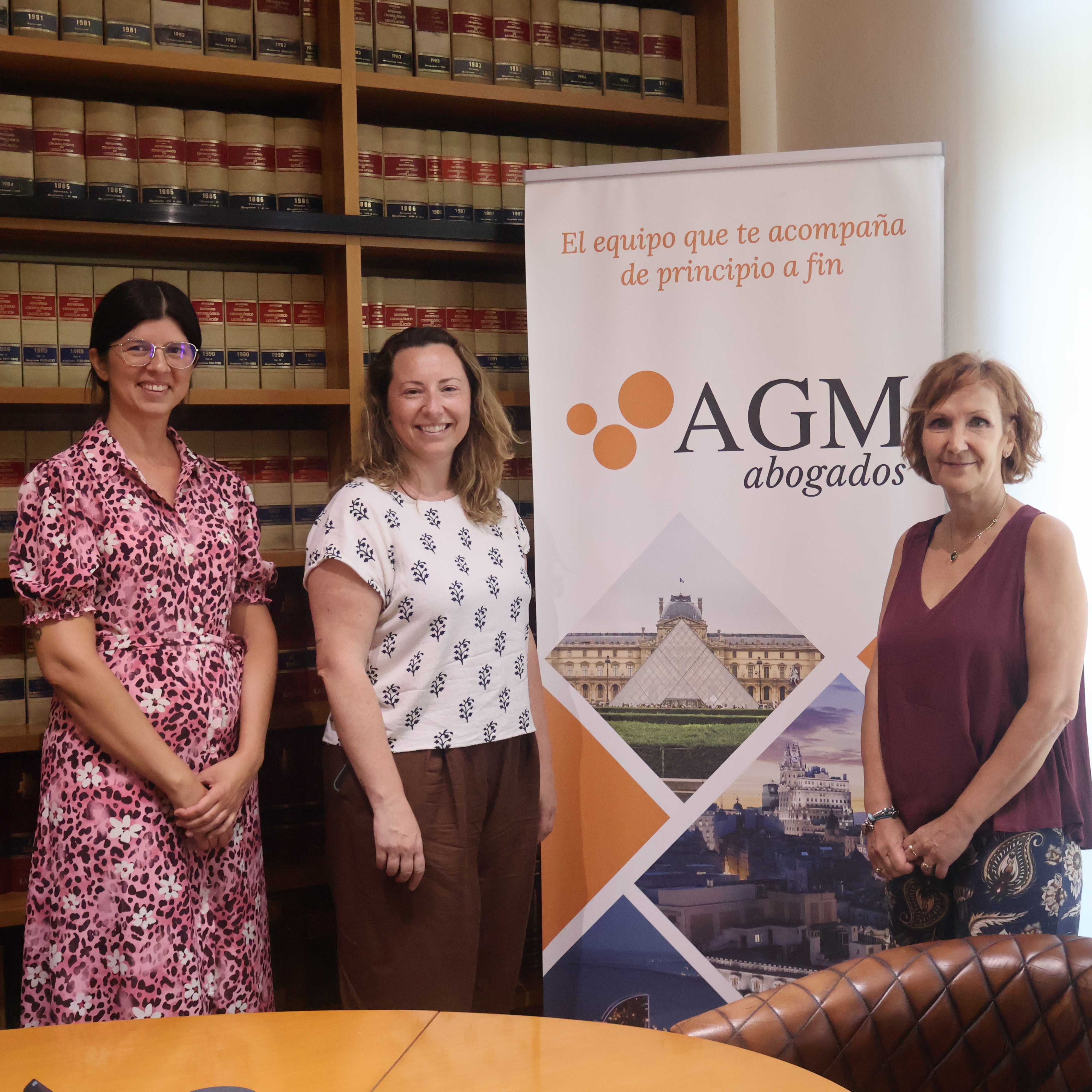 Aquesta setmana hem tingut l’oportunitat de visitar la seu d’AGM Abogados a Barcelona, una firma d’assessorament jurídic i financer amb més de 40 anys de trajectòria.
👉 Gràcies a @agmabogados per rebre’ns i compartir amb nosaltres aquest espai de trobada.
✅ Aquesta visita s’emmarca en el treball de l’entitat per generar aliances estratègiques i establir vincles amb agents clau del territori.
#treballenxarxa #fundacioviaguasp #ImpacteSocial #EntitatsSocials #TercerSector #Barcelona #AGMAbogados